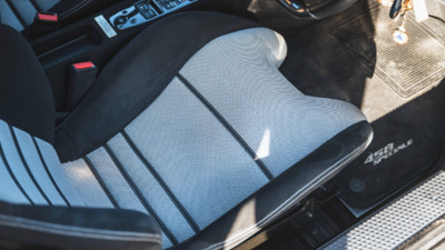 Nero Alcantara - Grigio StitchingInterior image