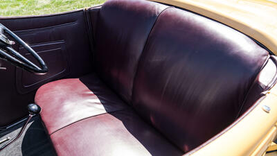 Brown LeatherInterior image