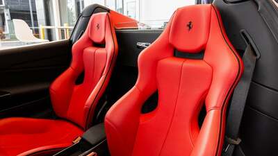 Black / Red LeatherInterior image