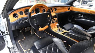 Black Leather - Yellow StitchingInterior image