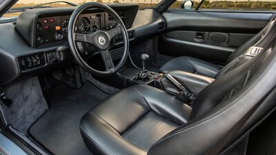 Black Leather - Grey StitchingInterior image