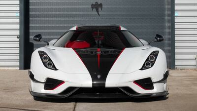 Arctic White / Exposed Carbon Fiber - Red AccentsColor image