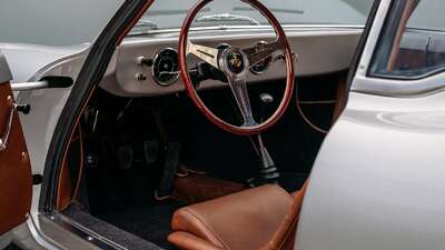 Tan LeatherInterior image