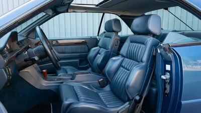 Blue Leather - White StitchingInterior image