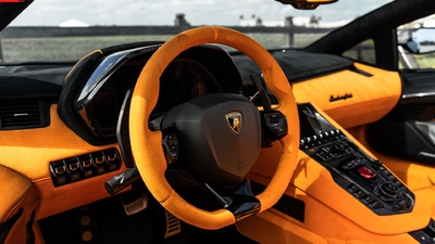 Arancio AlcantaraInterior image