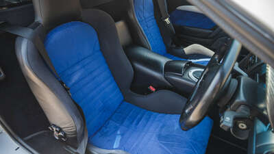 Black Leather / Blue AlcantaraInterior image