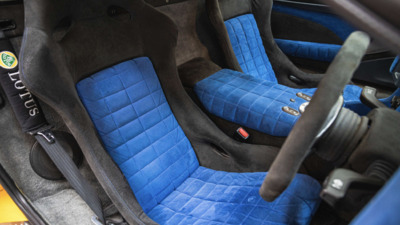 Black / Blue Alcantara - Blue StitchingInterior image