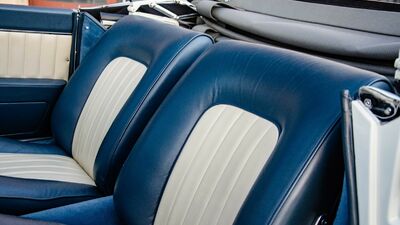 Blue / White LeatherInterior image