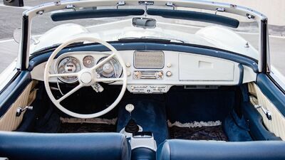 Blue / White LeatherInterior image