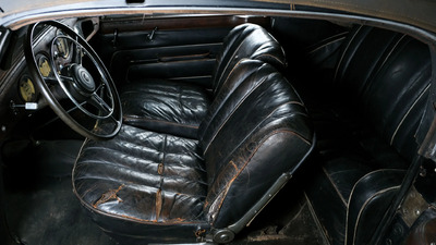 Black LeatherInterior image