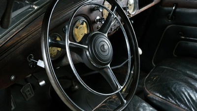 Black LeatherInterior image