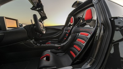 Fire Red / Black LeatherInterior image