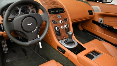 Bentley Saddle LeatherInterior image