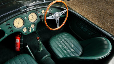 Green LeatherInterior image
