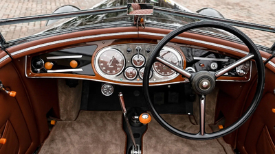 Nero LeatherInterior image