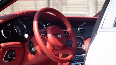 Red Leather - White StitchingInterior image