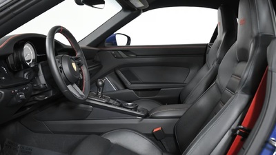 Black Leather - Guards Red / Pebble Grey StitchingInterior image