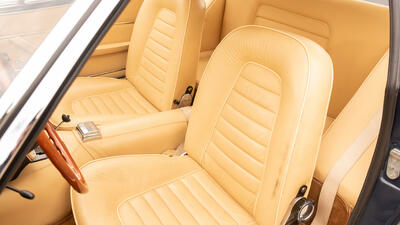 Beige LeatherInterior image