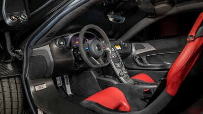 Black / Red Leather - Red StitchingInterior image