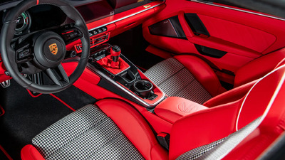 Black / Can Can Red Leather / Houndstooth - White PipingInterior image