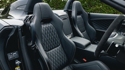 Black Leather - Red StitchingInterior image