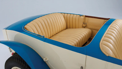 Cream LeatherInterior image