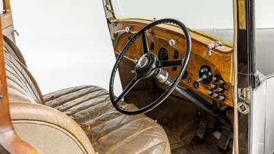 Beige LeatherInterior image