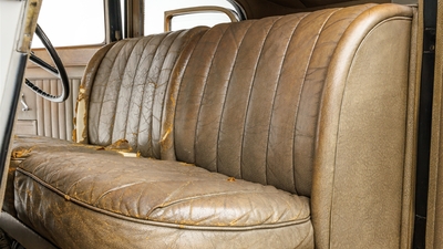 Beige LeatherInterior image