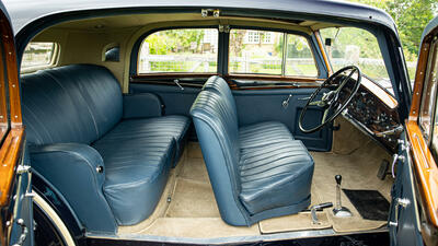 Navy Blue LeatherInterior image