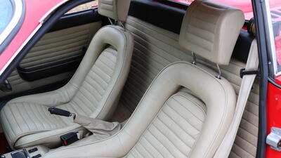 Beige LeatherInterior image