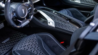 Black Alcantara / Leather - Blu Maggiore StitchingInterior image