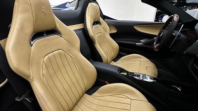 Beige 3243 Connolly Luxan Grain Leather / Black Ultrasuede / Leather - Beige / Black StitchingInterior image