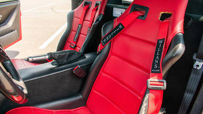Black / Red LeatherInterior image