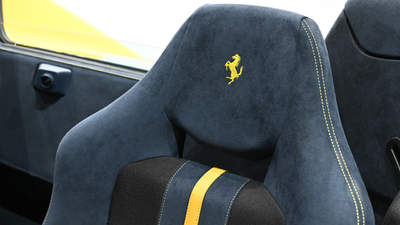 Alcantara Blu Medio - Giallo StitchingInterior image