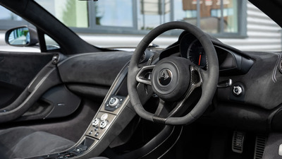 Carbon Black Alcantara - Grey StitchingInterior image