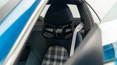 Graphite Blue Leather / Madras Karo Seat InsertsInterior image