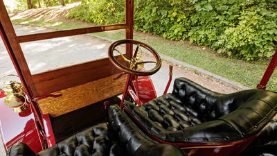 Black LeatherInterior image