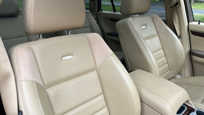 Cashmere Beige LeatherInterior image