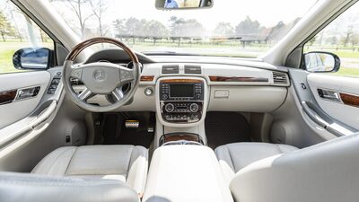 Alpaca Grey LeatherInterior image