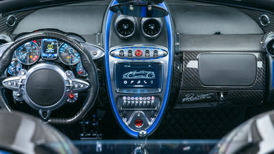 Black / Blue Leather - Blue StitchingInterior image