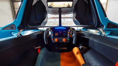 Blue - Orange Alcantara - Orange pipingInterior image