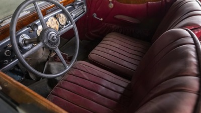 Red LeatherInterior image