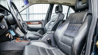 Anthracite Connolly LeatherInterior image