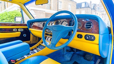 Blue / Yellow LeatherInterior image