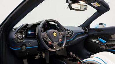 Bianco Leather - Blu Stitching / PipingInterior image