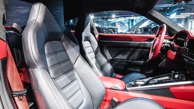 Black / Red Leather - Red StitchingInterior image