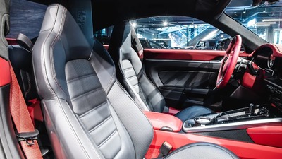 Black / Blue LeatherInterior image