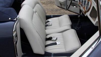 Dove Grey LeatherInterior image