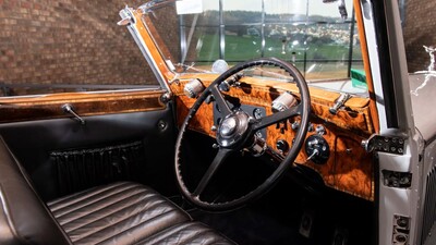 Ardent Red / Black LeatherInterior image