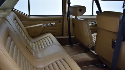 Beige LeatherInterior image